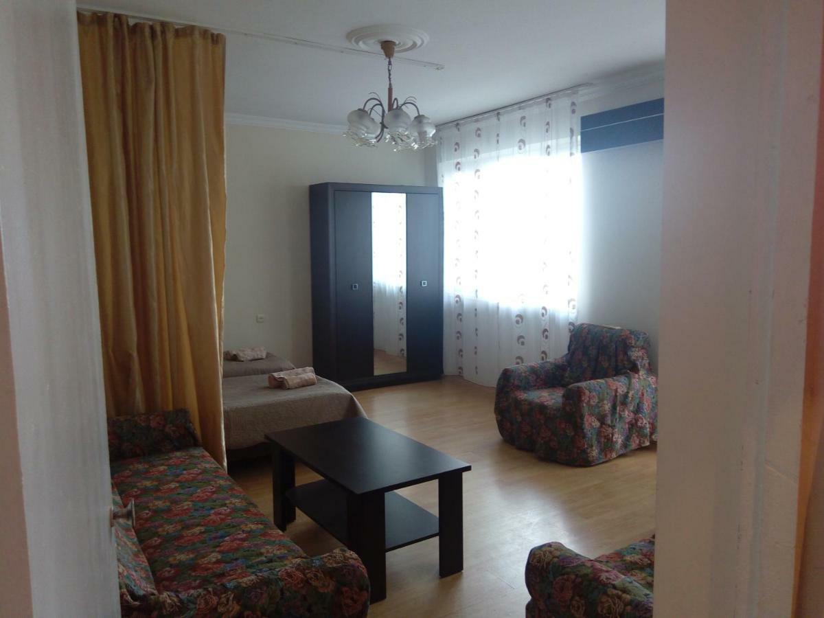 Apartment Khimshiashvili 9 巴统 外观 照片
